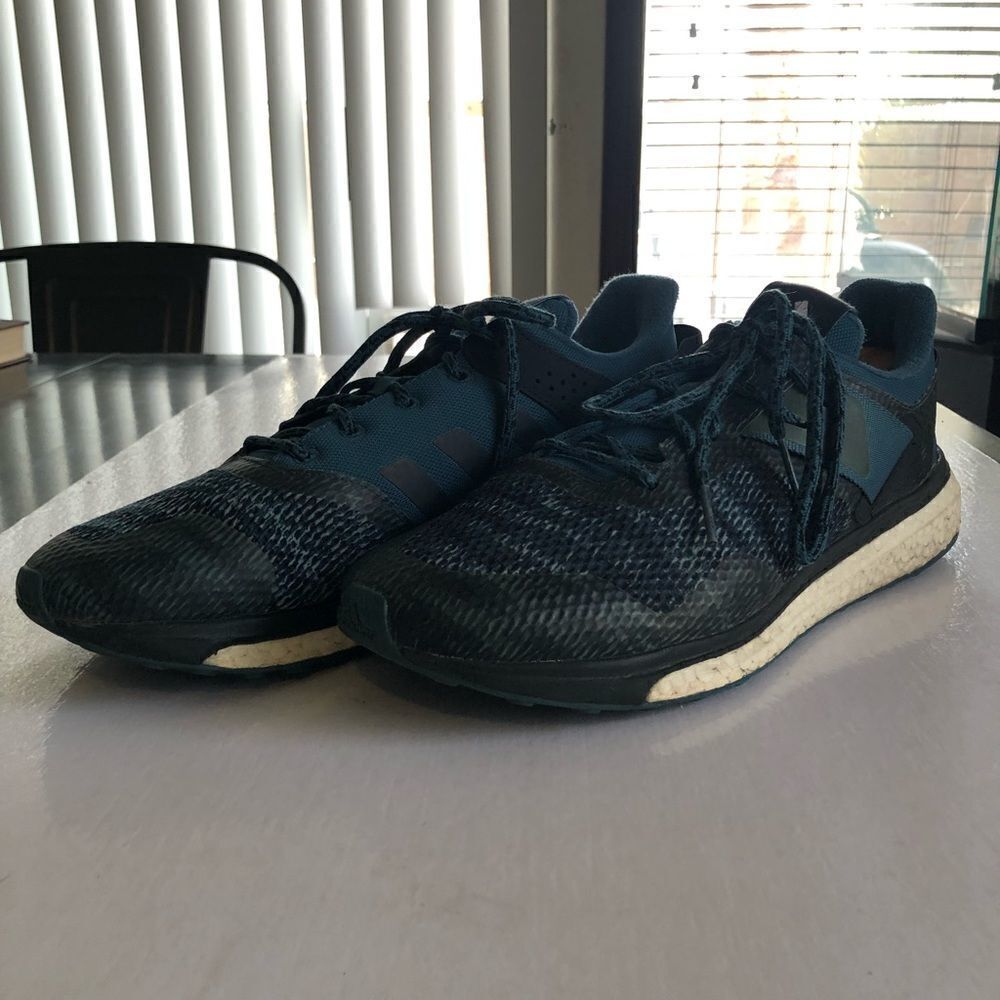 ADIDAS BOOST RESPONSE Men’s Running Shoes 11.5 US